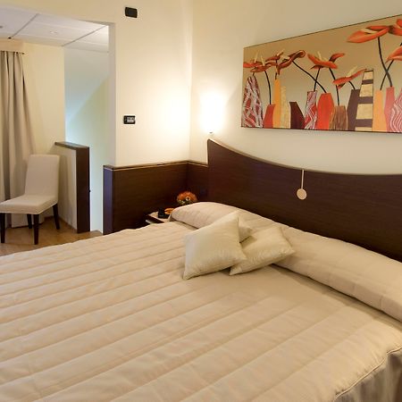 As Hotel Cambiago Ruang foto