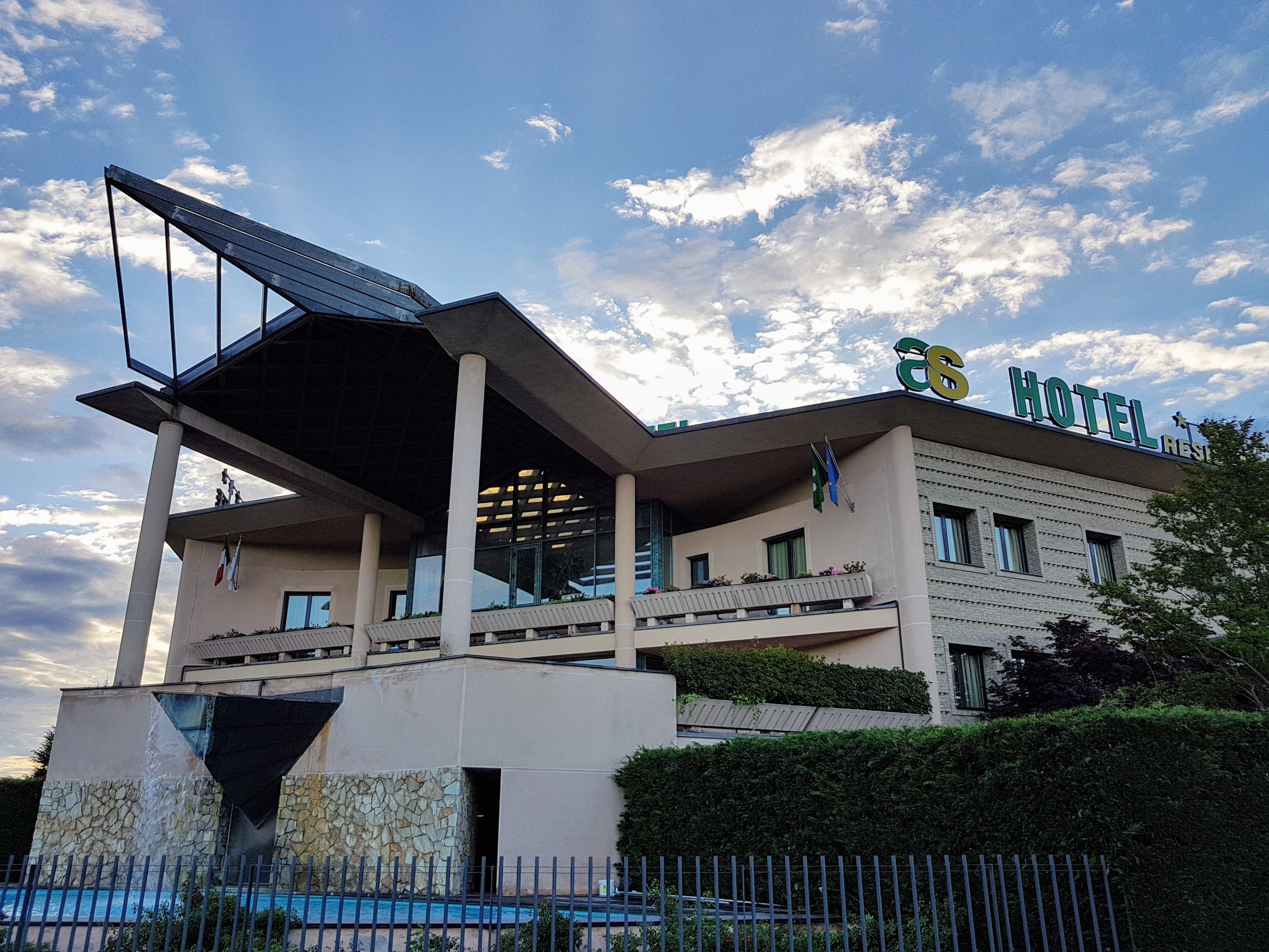As Hotel Cambiago Bagian luar foto