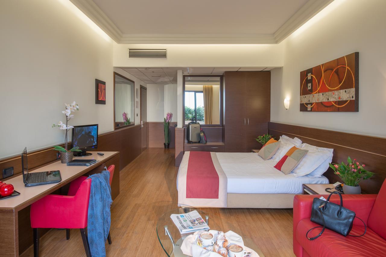 As Hotel Cambiago Bagian luar foto