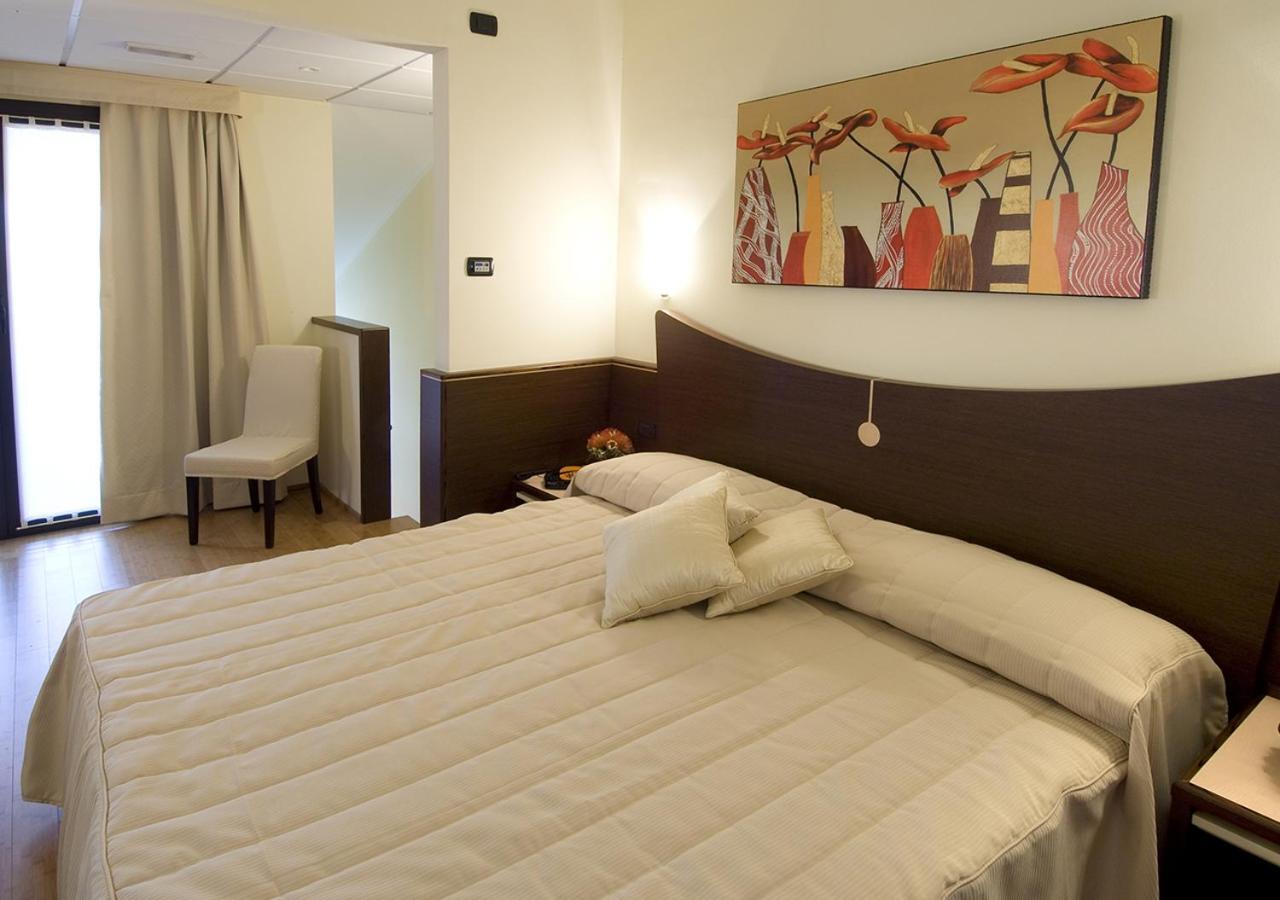 As Hotel Cambiago Ruang foto